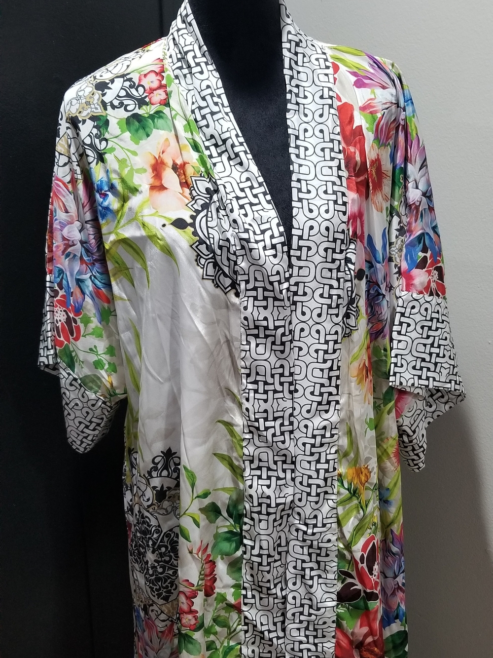 Karyn Seo - Silk-Feel Floral & Geo Print Kimono Robe - Multicolor